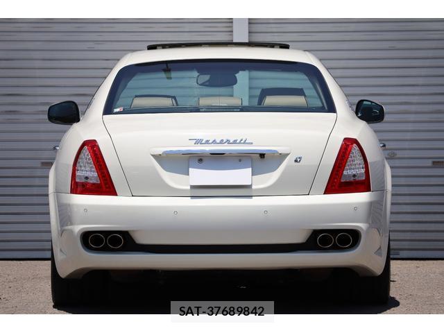 Maserati QUATTROPORTE 2012-12 8220826-13