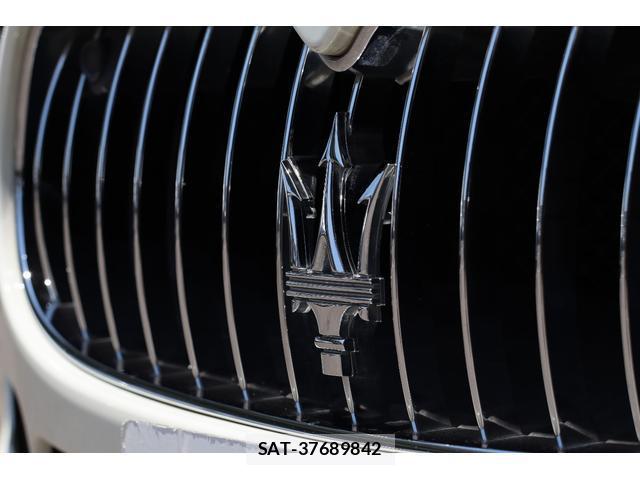 Maserati QUATTROPORTE 2012-12 8220826-18