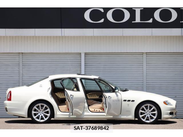 Maserati QUATTROPORTE 2012-12 8220826-2