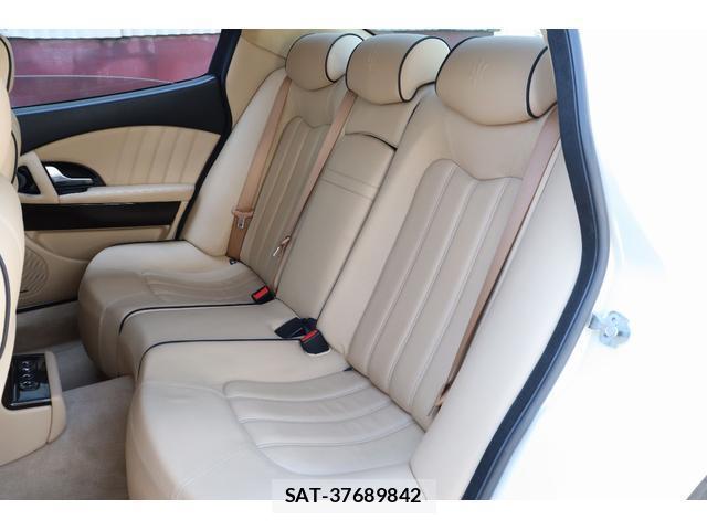 Maserati QUATTROPORTE 2012-12 8220826-4
