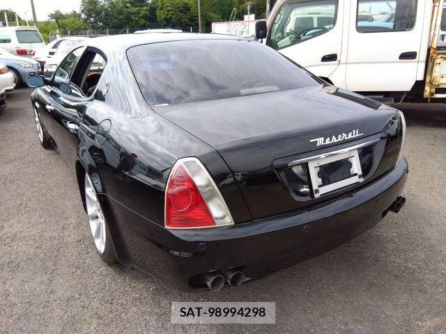 Maserati QUATTROPORTE 2007-07 8223057-1