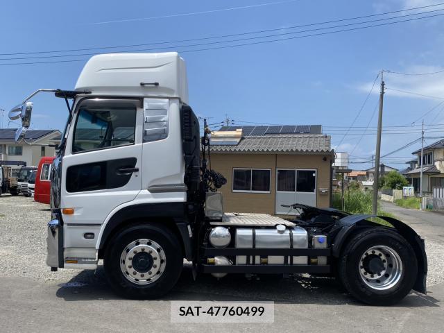 UD Trucks QUON 2018-07 8225612-5
