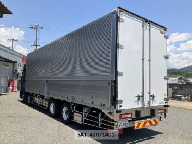 UD Trucks QUON 2023 8225629-10