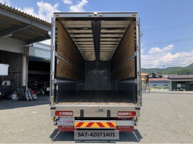 UD Trucks QUON 2023 8225629-5