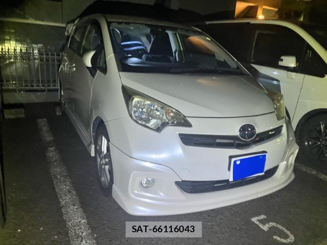 Toyota RACTIS 2014-03 8219622-1