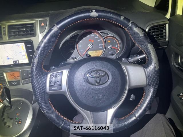 Toyota RACTIS 2014-03 8219622-14