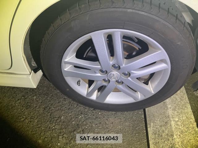 Toyota RACTIS 2014-03 8219622-4