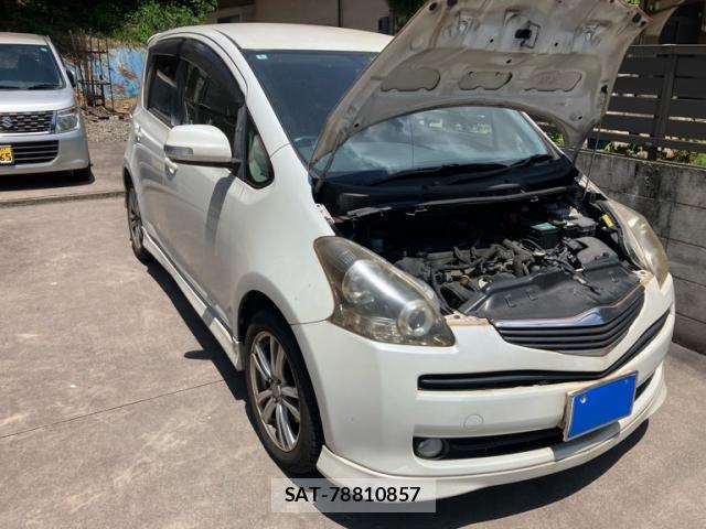 Toyota RACTIS 2010-05 8220050-1