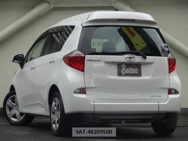 Toyota RACTIS 2011-01 8221246-10