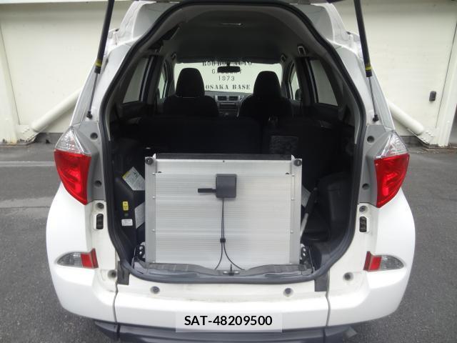Toyota RACTIS 2011-01 8221246-12