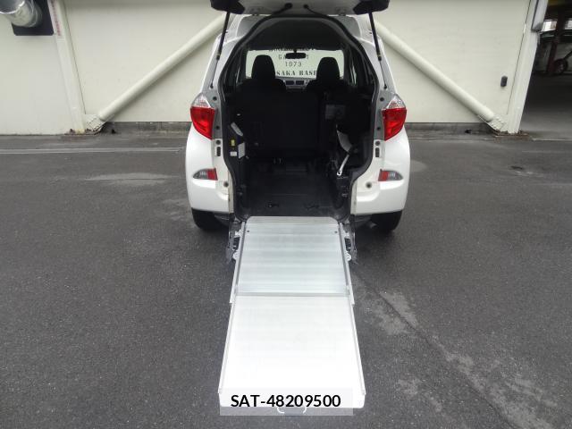 Toyota RACTIS 2011-01 8221246-13