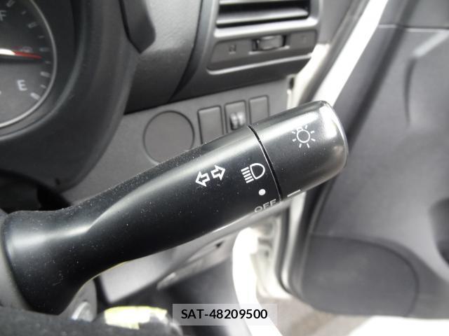 Toyota RACTIS 2011-01 8221246-19