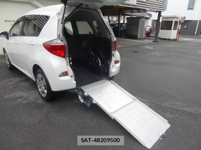 Toyota RACTIS 2011-01 8221246-3