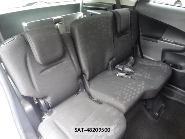 Toyota RACTIS 2011-01 8221246-5