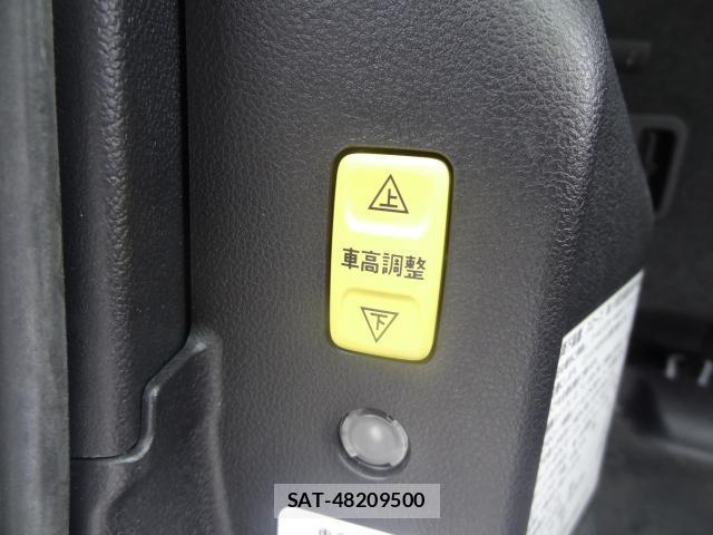 Toyota RACTIS 2011-01 8221246-8