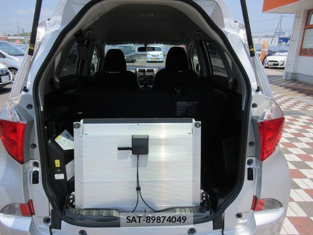 Toyota RACTIS 2011-10 8224599-18