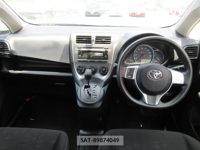 Toyota RACTIS 2011-10 8224599-19