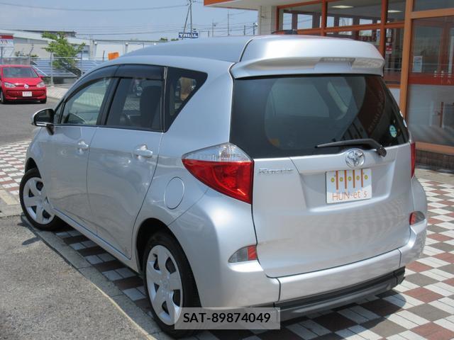 Toyota RACTIS 2011-10 8224599-3