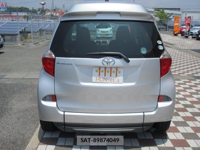 Toyota RACTIS 2011-10 8224599-4