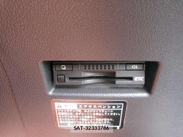 Toyota RACTIS 2013-03 8225653-11