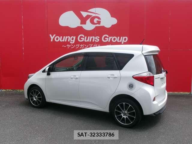 Toyota RACTIS 2013-03 8225653-17
