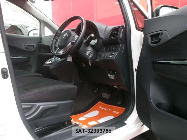 Toyota RACTIS 2013-03 8225653-7