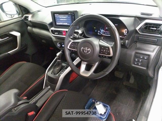 Toyota RAIZE 2020-05 8216428-2