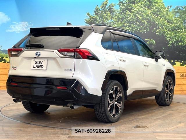 Toyota RAV4 PHV 2021-07 8220361-16