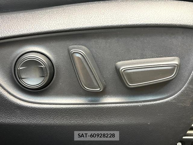 Toyota RAV4 PHV 2021-07 8220361-6