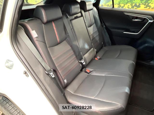 Toyota RAV4 PHV 2021-07 8220361-8