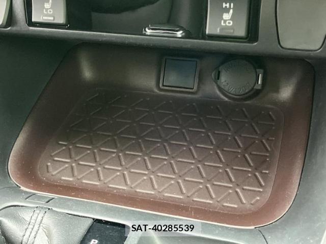 Toyota RAV4 2019-07 8216095-16