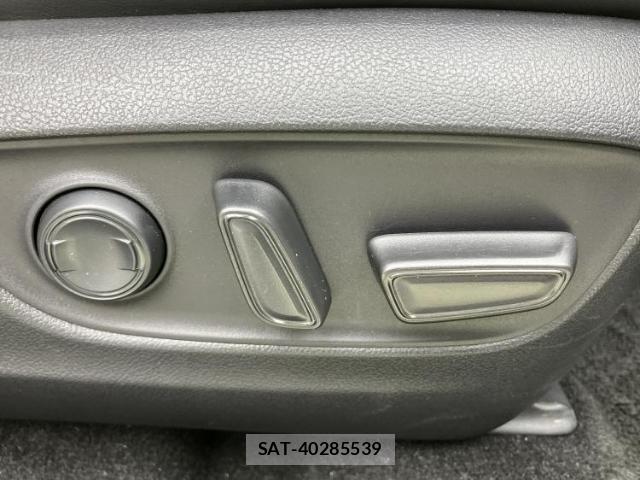 Toyota RAV4 2019-07 8216095-5