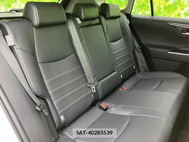 Toyota RAV4 2019-07 8216095-7