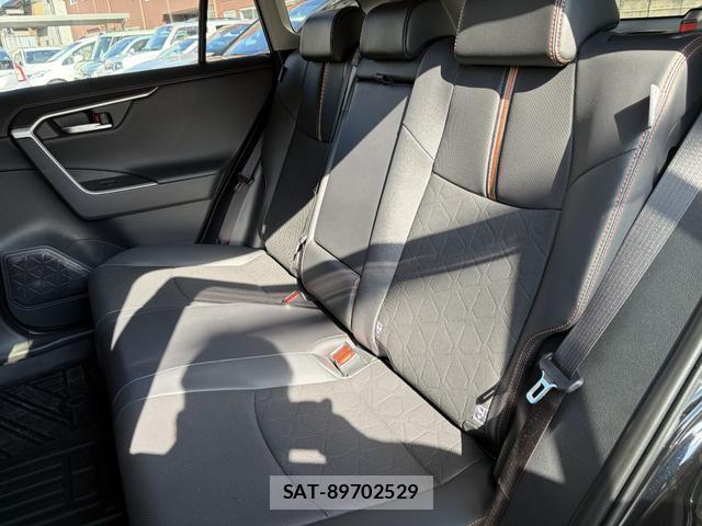 Toyota RAV4 2025-10 8216264-16
