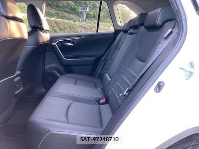 Toyota RAV4 2021-10 8216412-7