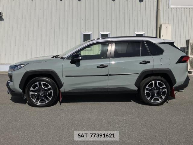 Toyota RAV4 2019-06 8216814-1