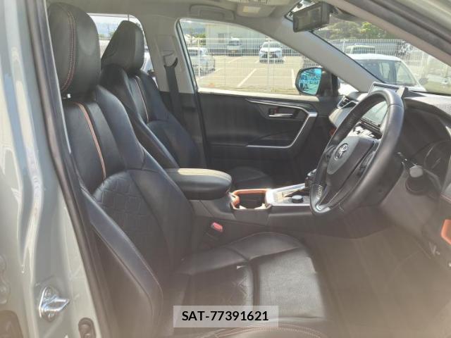 Toyota RAV4 2019-06 8216814-3