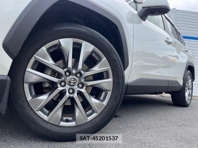 Toyota RAV4 2021-09 8216917-12