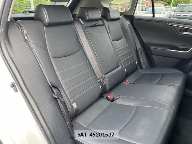 Toyota RAV4 2021-09 8216917-8