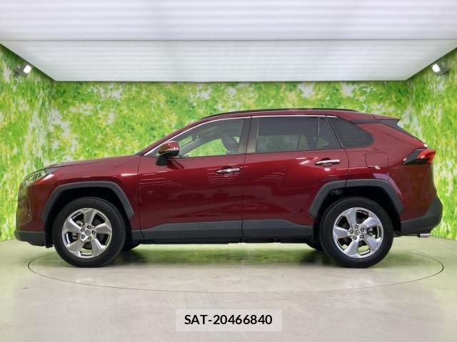 Toyota RAV4 2021-05 8216930-1