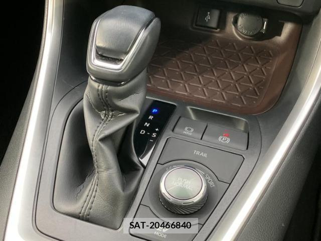 Toyota RAV4 2021-05 8216930-17