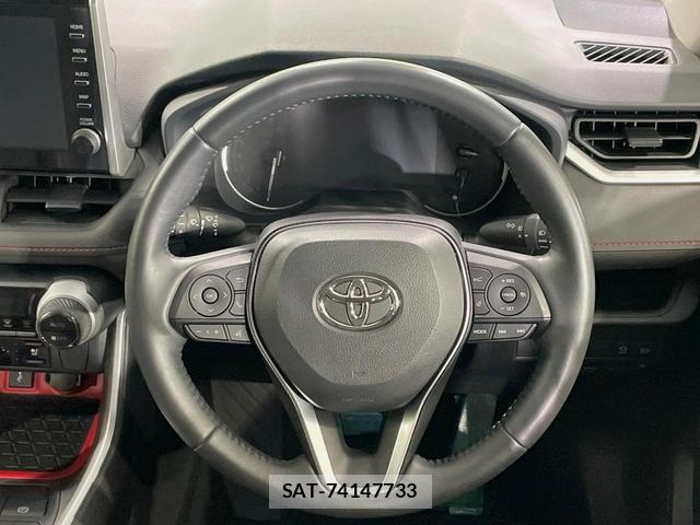 Toyota RAV4 2022-07 8218533-10