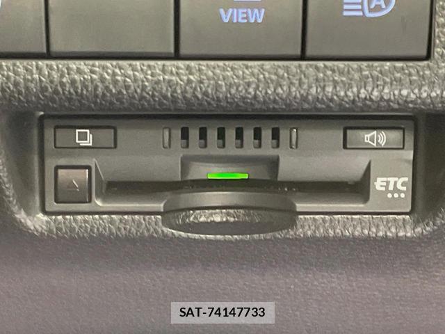 Toyota RAV4 2022-07 8218533-6