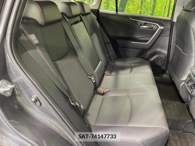 Toyota RAV4 2022-07 8218533-8