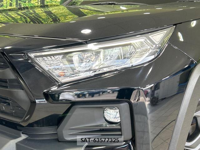 Toyota RAV4 2022-08 8218744-11
