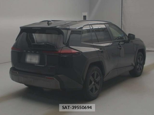 Toyota RAV4 2026-04 8218830-1