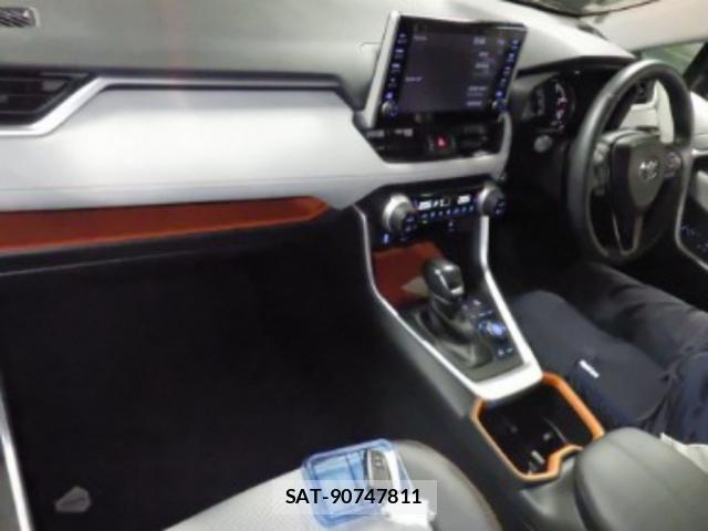 Toyota RAV4 2022-09 8218877-2