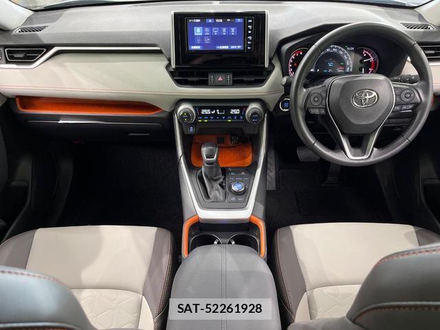 Toyota RAV4 2021-11 8219077-1