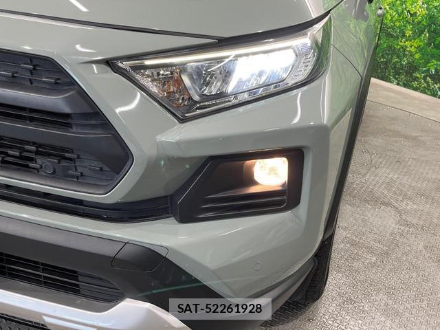 Toyota RAV4 2021-11 8219077-11