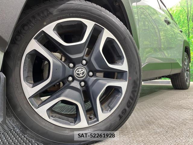 Toyota RAV4 2021-11 8219077-12